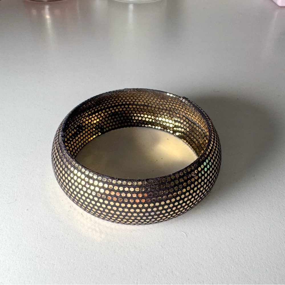 bangle bracelet, gold/black